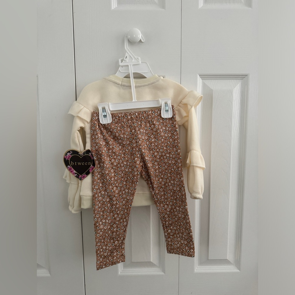 Set - Picture 2 of 2